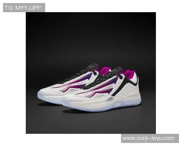 黑色篮球服的时尚魅力与运动性能完美结合，展现个性与活力的最佳选择